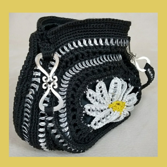 homemade Handbags - Pop top daisy purse